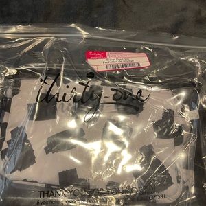 Thirty-one travel pouch